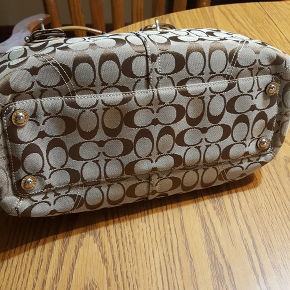 Coach large hand bag EUC - Picture 2 of 7